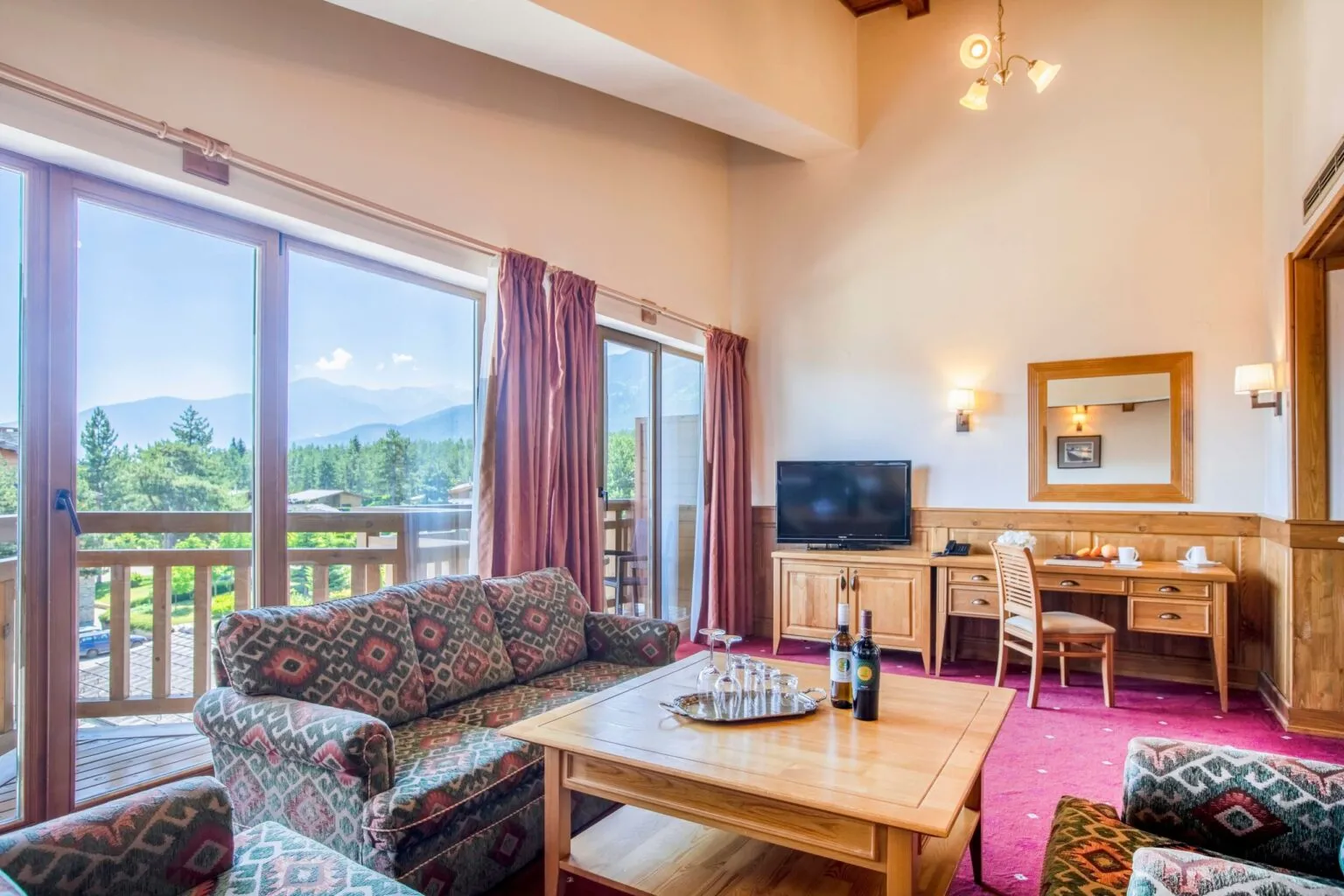 imageye___-_03-2-scaled-1-1536x1024