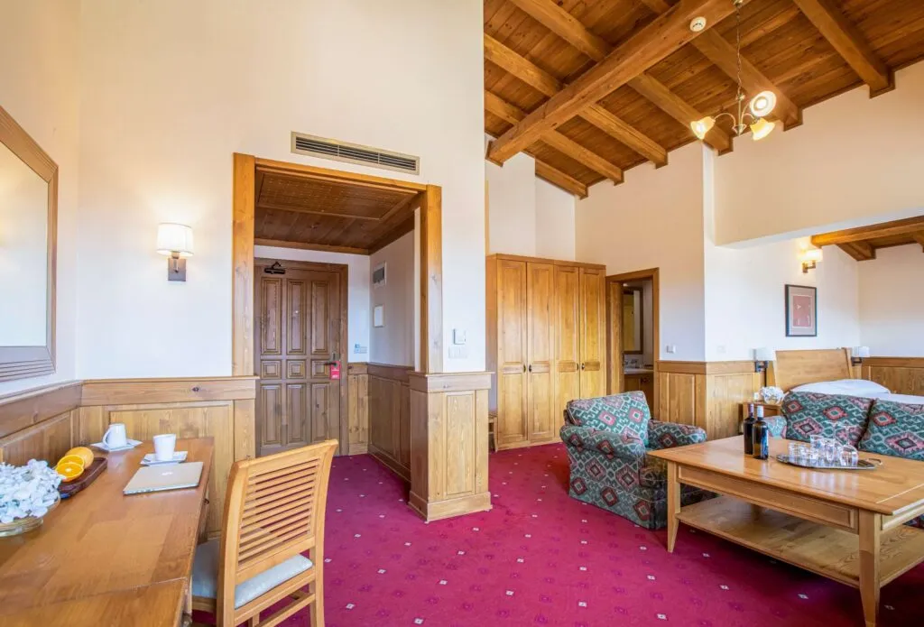 imageye___-_05-2-scaled-1-1024x695