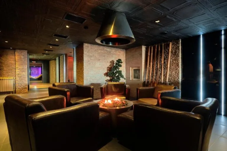 imageye___-_330181824-768x512