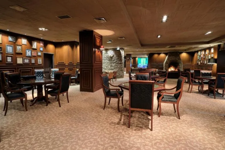 imageye___-_330184883-768x512