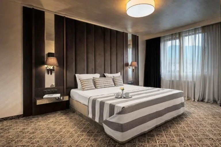 imageye___-_DBL-768x512